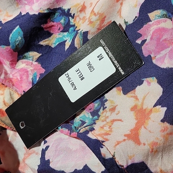 Tolani Collection NWOT wing sleeve coral, pink, blue, teal tropical flower top - Picture 7 of 8